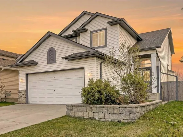 42 N Tuscarora Way NW, Calgary, AB T3L 2G9