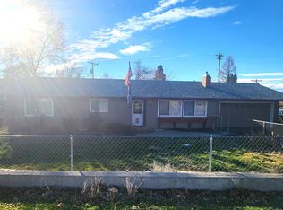 1902 Carlson Dr, Klamath Falls, OR 97603