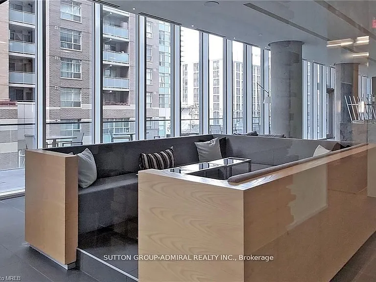15 Grenville St #3706 — Photo 17