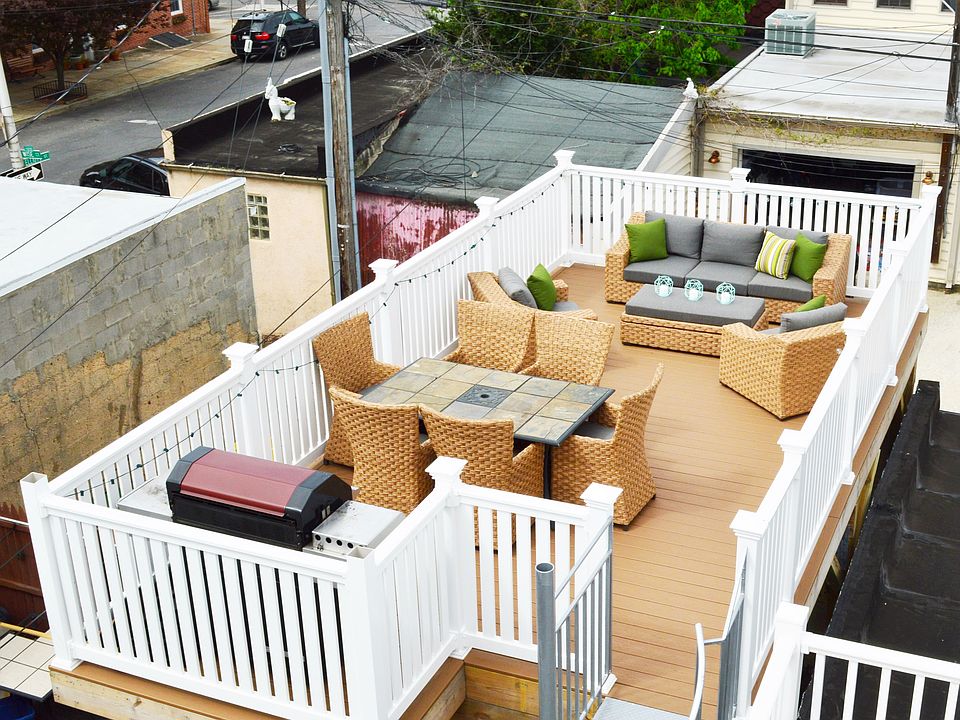 Huge beautiful new Trex deck