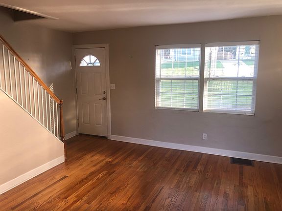 2nd image of 1727 W Woodbine Ave