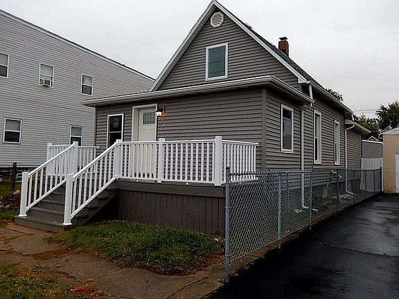 2nd image of 220 S Schuyler Ave
