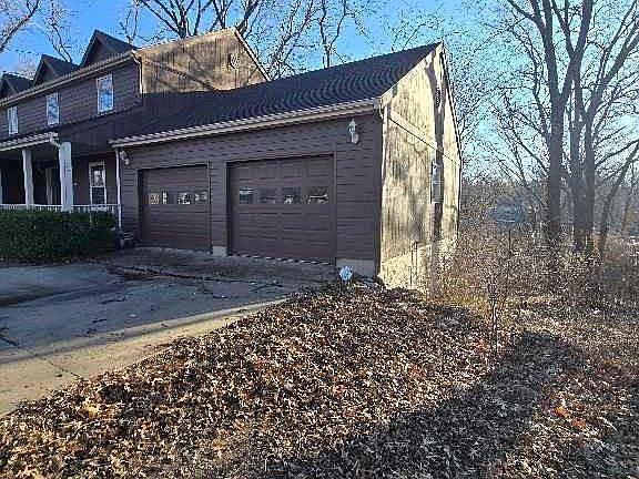 3rd image of 412 Frontier Rd
