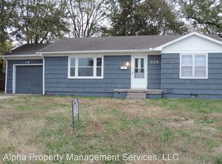 202 S Bagby St, Knob Noster, MO 65336