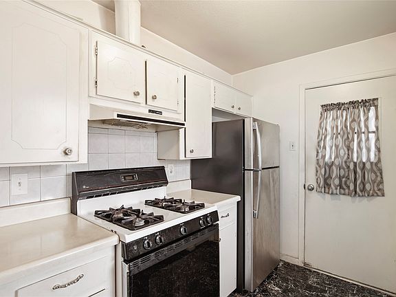 5th image of 1310 Greencove Dr