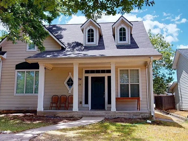1724 Boardwalk Ct — Photo 1