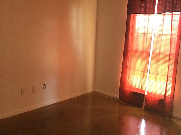 5th image of 4420 Thomason Dr APT B
