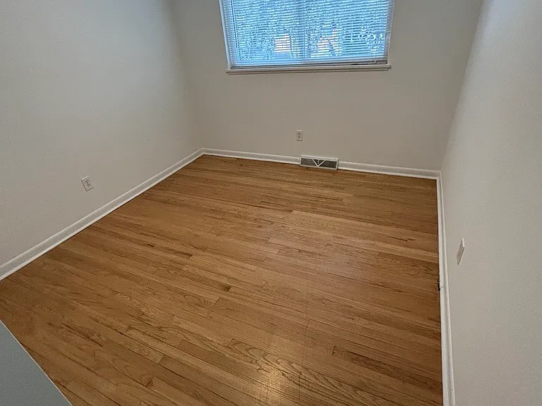 118 W Lawrence Ave — Photo 28