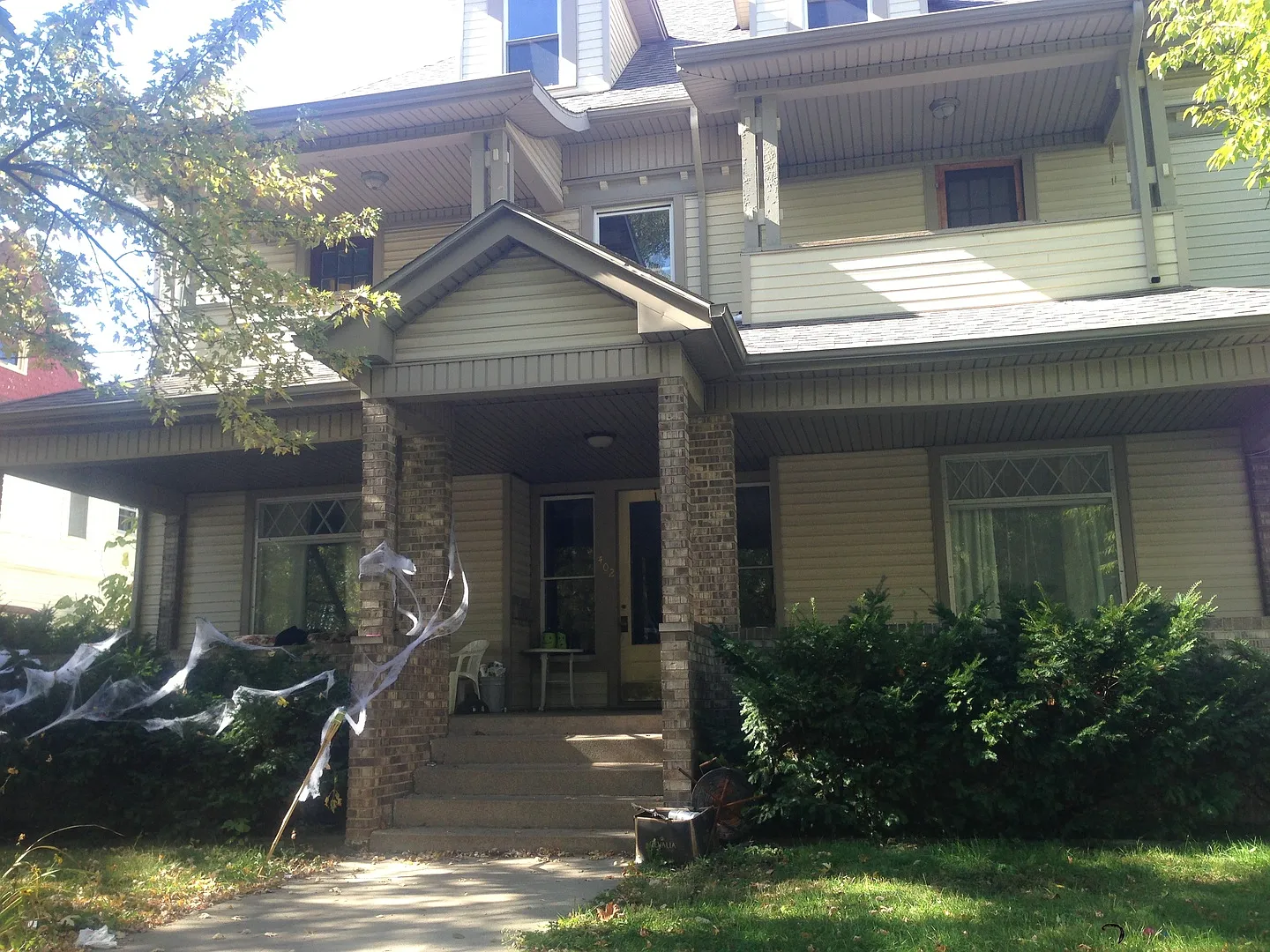 402 South Main St — Photo 3