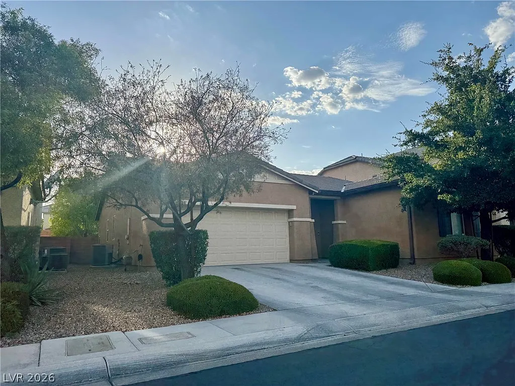3 bed, 2.0 bath, 1847 sqft, $2,000 — Photo 3