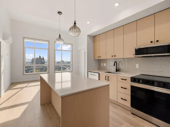 32528 Simon Ave #505, Abbotsford, BC V2T 4J2