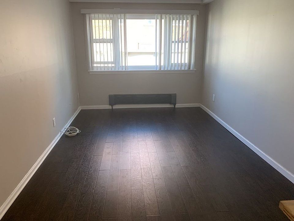 2nd image of 2737 Schurz Ave #1