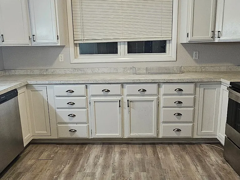 531 W Ash St — Photo 2