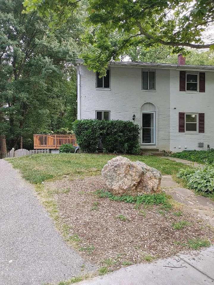 3 bed, 2.5 bath, 1518 sqft, $2,700 — Photo 1