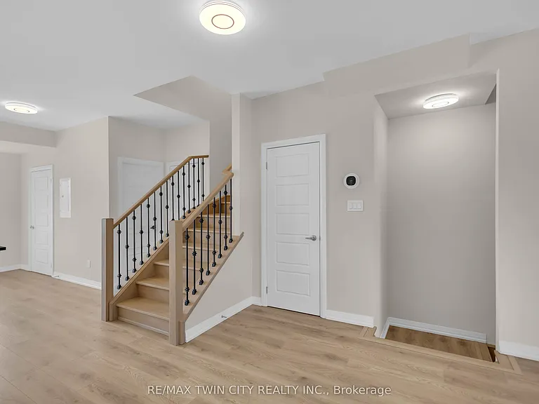 677 Park Rd N #17 — Photo 25