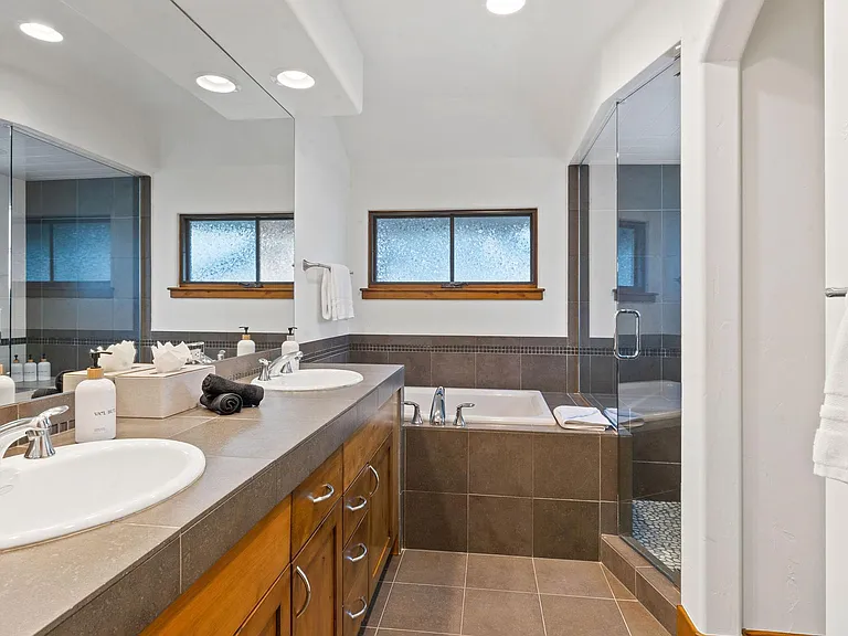 132 W Meadow Dr — Photo 13