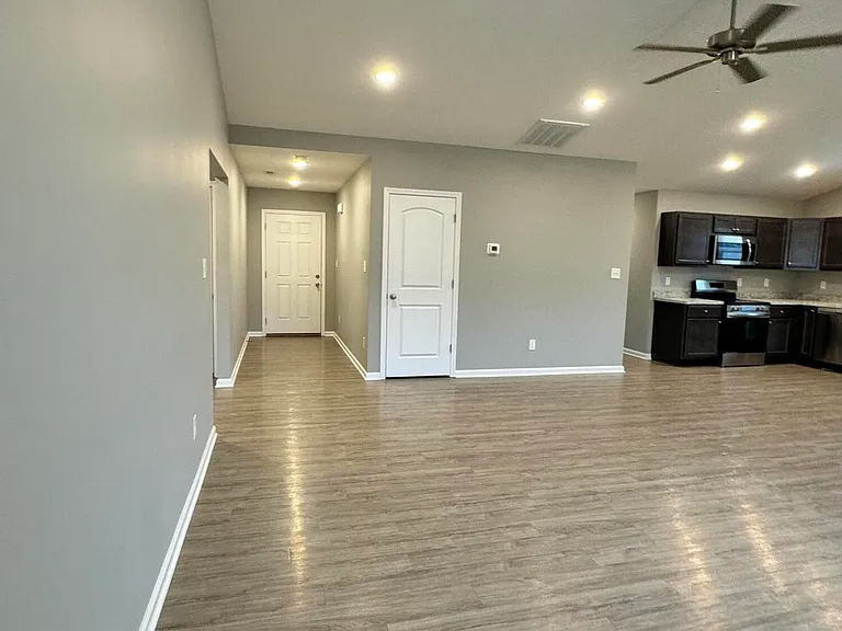 190 Oxford Landing Dr — Photo 6