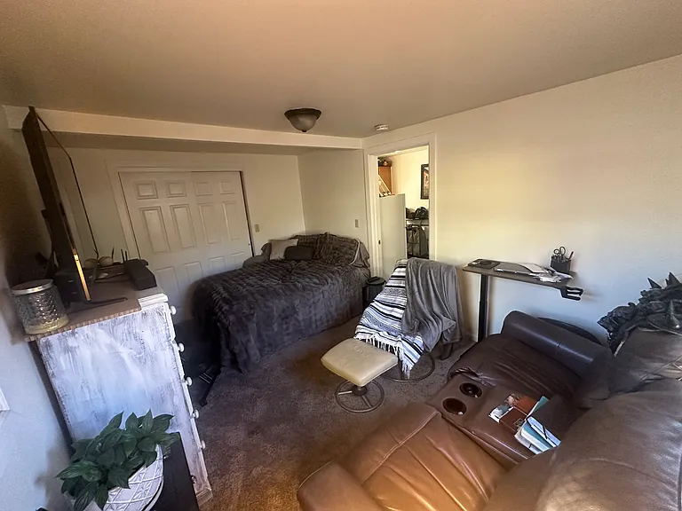 551 Hathway Ave #1/2 — Photo 9