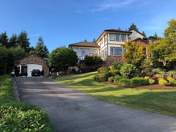 2nd image of 24320 NE 132nd Cir