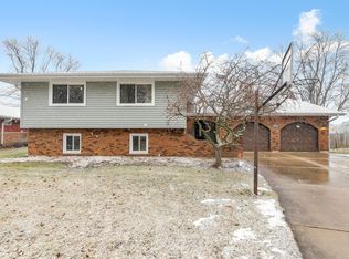 1657 Lynn St, Aurora, IL 60505