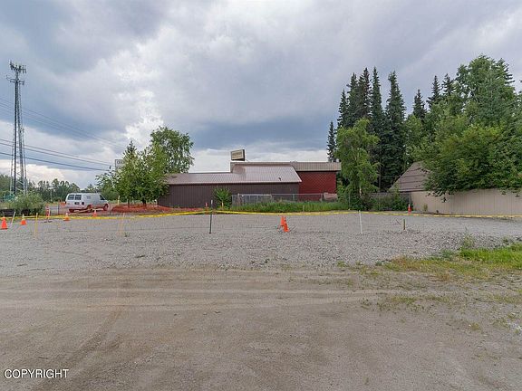 4th image of 1717 College Rd