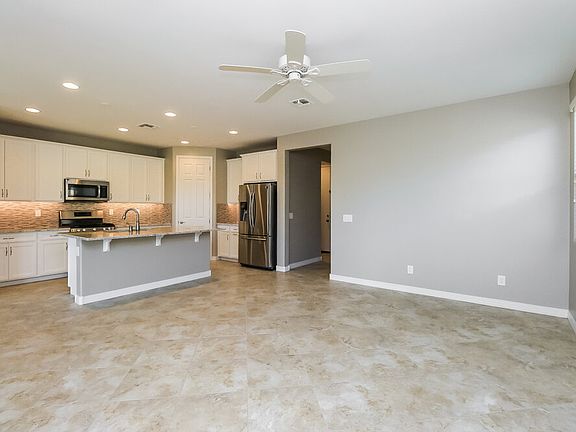 4th image of 4486 W Kirkland Ave