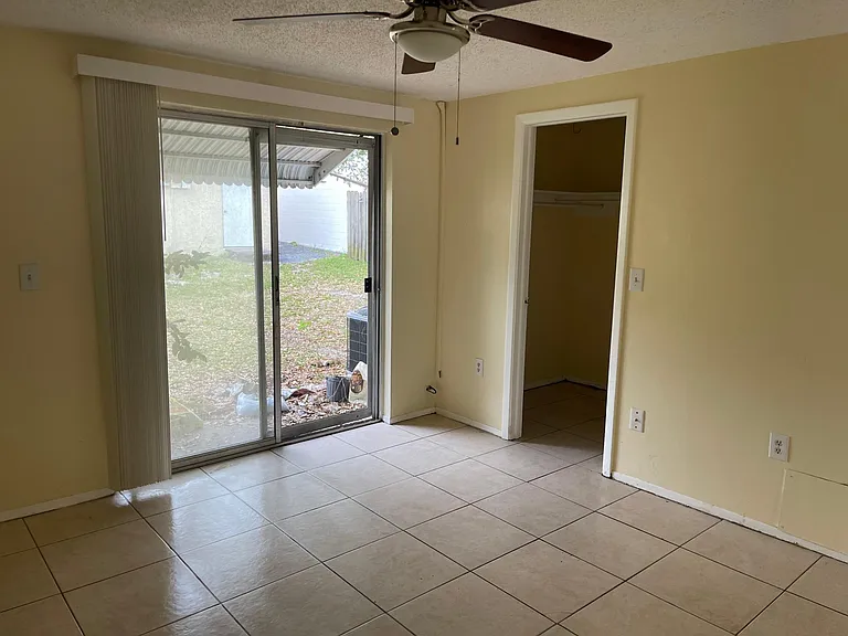 5424 James St #5424 — Photo 8