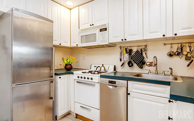 Sold by Bellmarc Realty | media 25