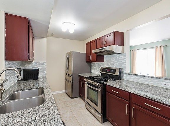 4th image of 609 Hidden Creek Ln
