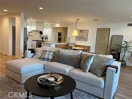 723 Palisades Beach Rd — Photo 3