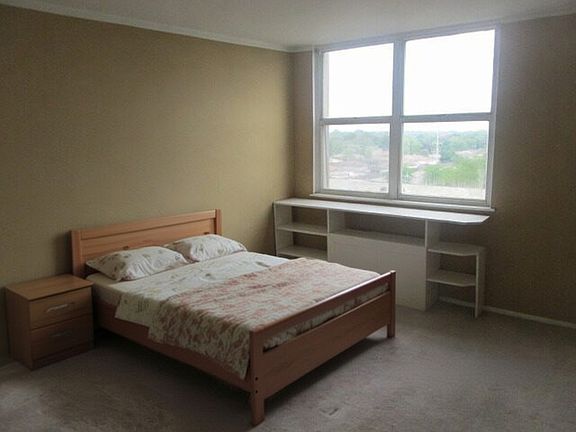 4th image of 4300 W Ford City Dr APT 708