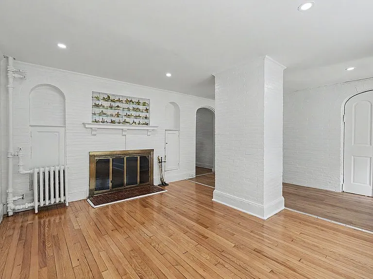 111 N Broadway #T5 — Photo 7