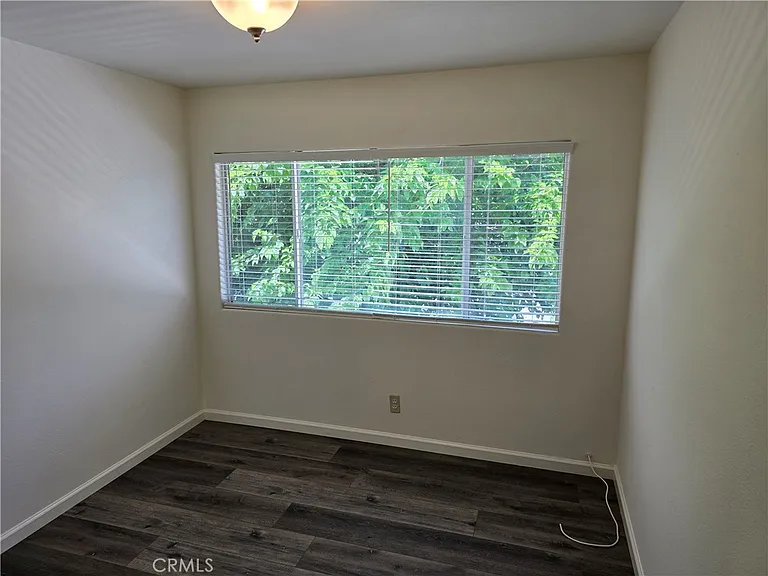 25317 Avenida Ronada — Photo 40