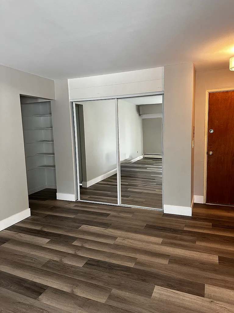 1 bed, 940 sqft, $1,650 — Photo 2