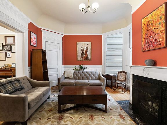 5th image of 1765 Oak St
