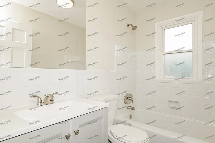 7624 Stanwood Dr — Photo 10