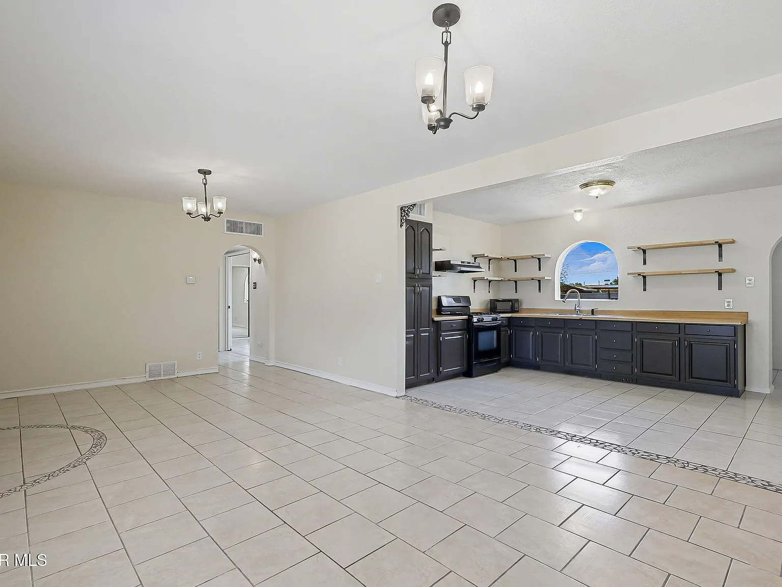 3 bed, 1604 sqft, $1,500 — Photo 4