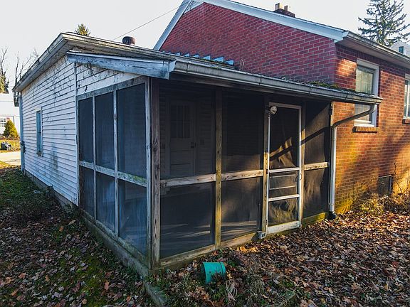 3rd image of 90 Harvard Ave