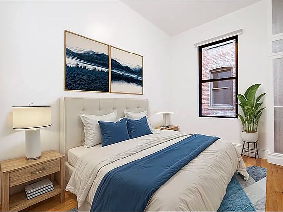 3rd image of 164 Waverly Pl APT 2C