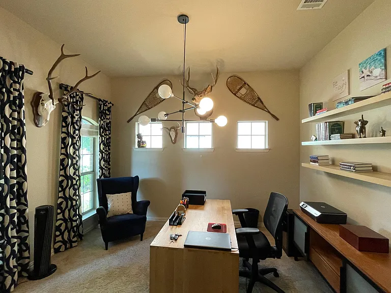 2625 Frances Ln — Photo 8