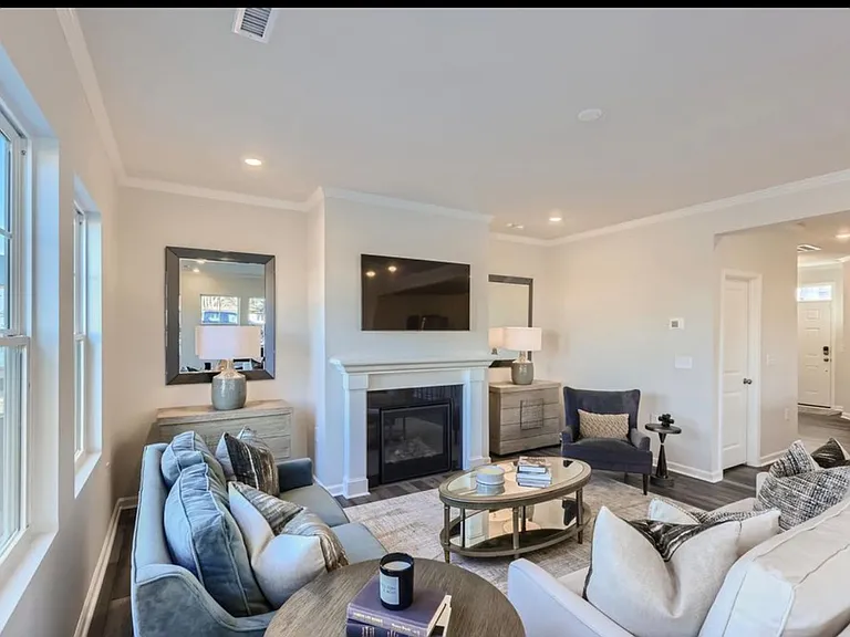 137 S Finley Landing Pkwy — Photo 3