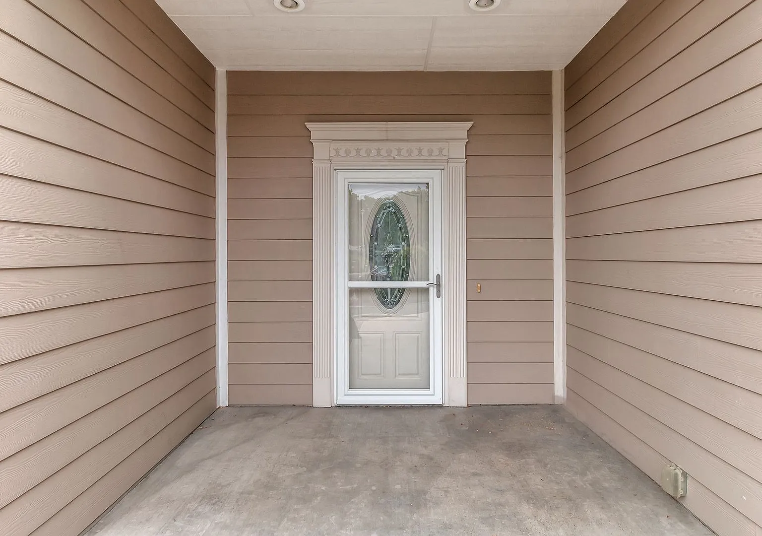 Beautiful & Spacious 4Bd 3.5Bath Home w/An Occupied Mother in Law Suite on Lower Level — Photo 3