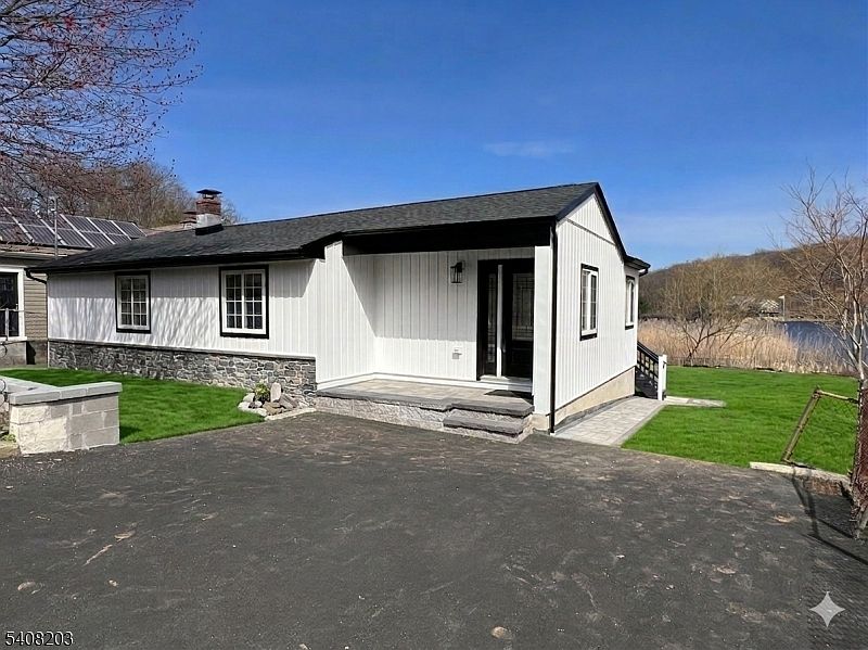 1st image of 502 Otterhole Rd
