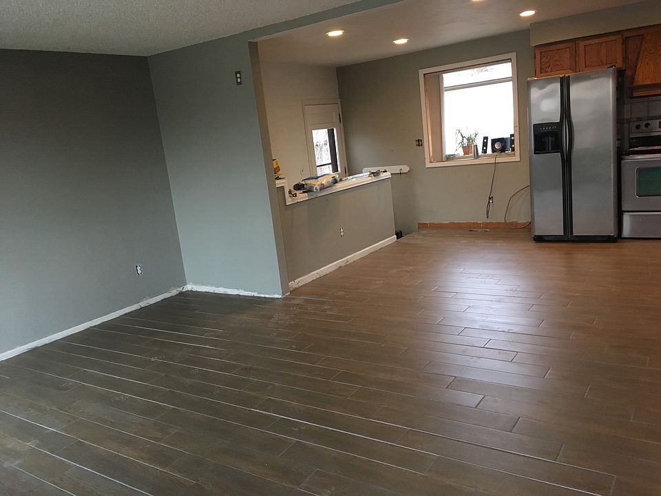 2nd image of 9288 W Maryland Pl