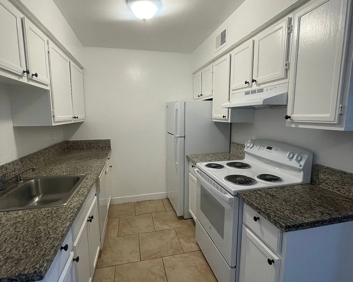 Hillside Apartments — Photo 1