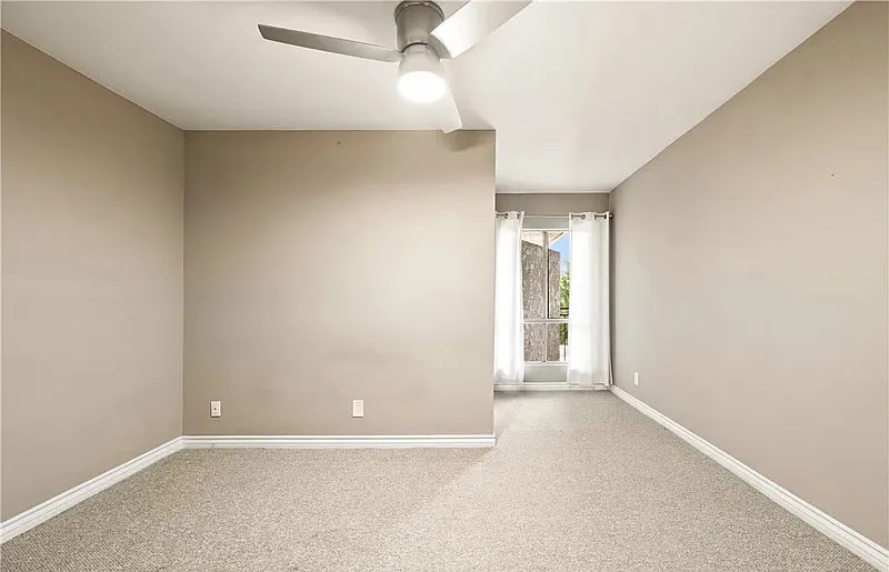1 bed, 2.0 bath, 882 sqft, $2,500 — Photo 4
