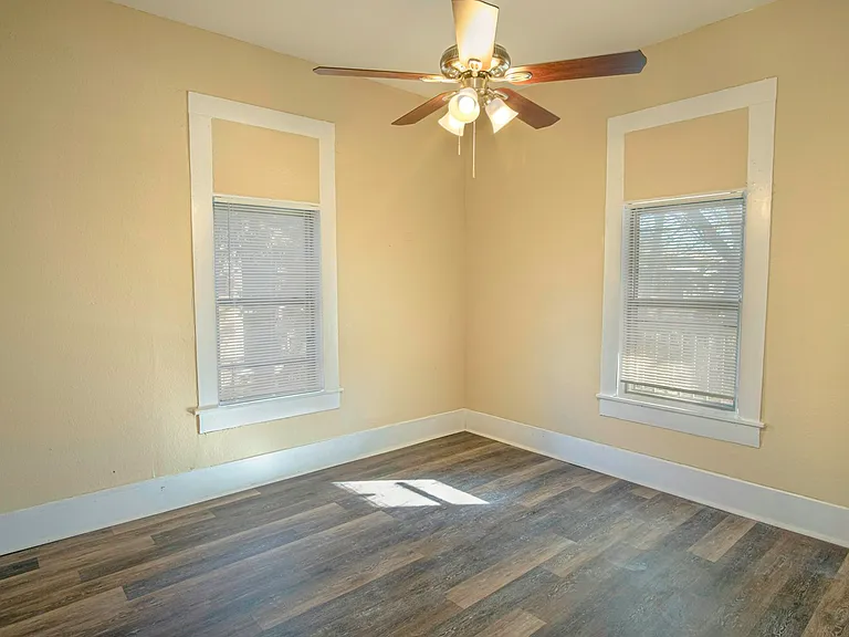 125 Southolme Ave — Photo 14