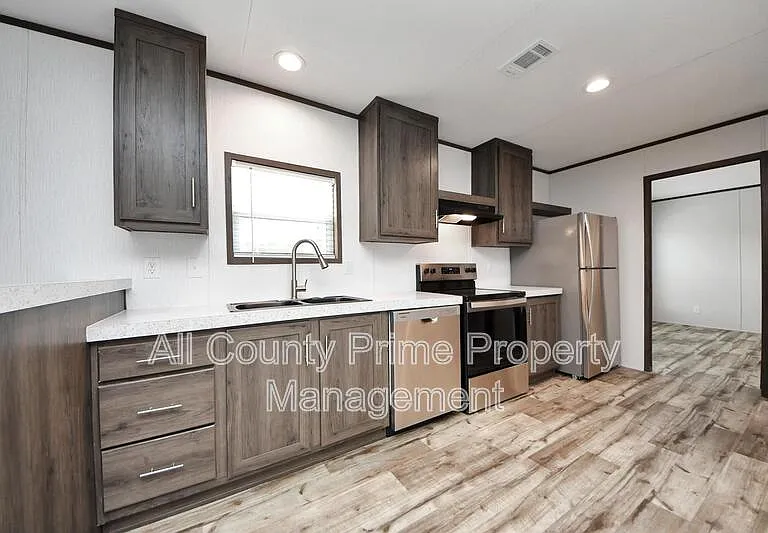 1556 Brown Rd — Photo 10