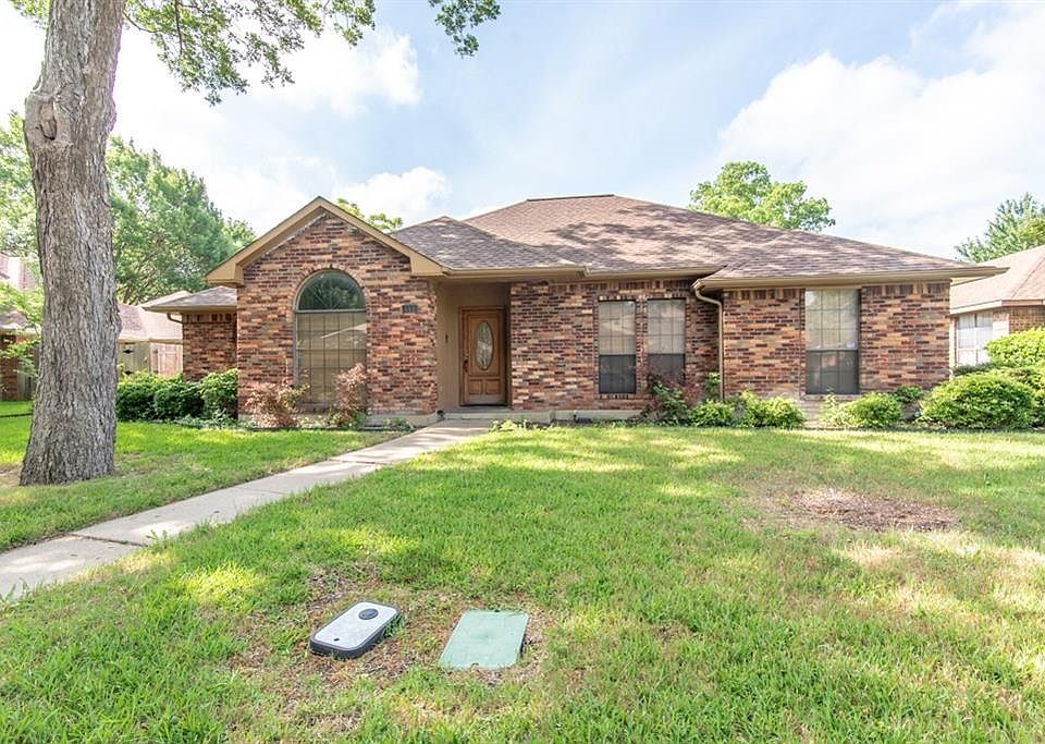 1st image of 515 Wildvine Dr