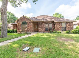 515 Wildvine Dr, Desoto, TX 75115